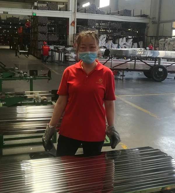 mg不朽情缘官网不锈钢管厂家质检工郭爱兰