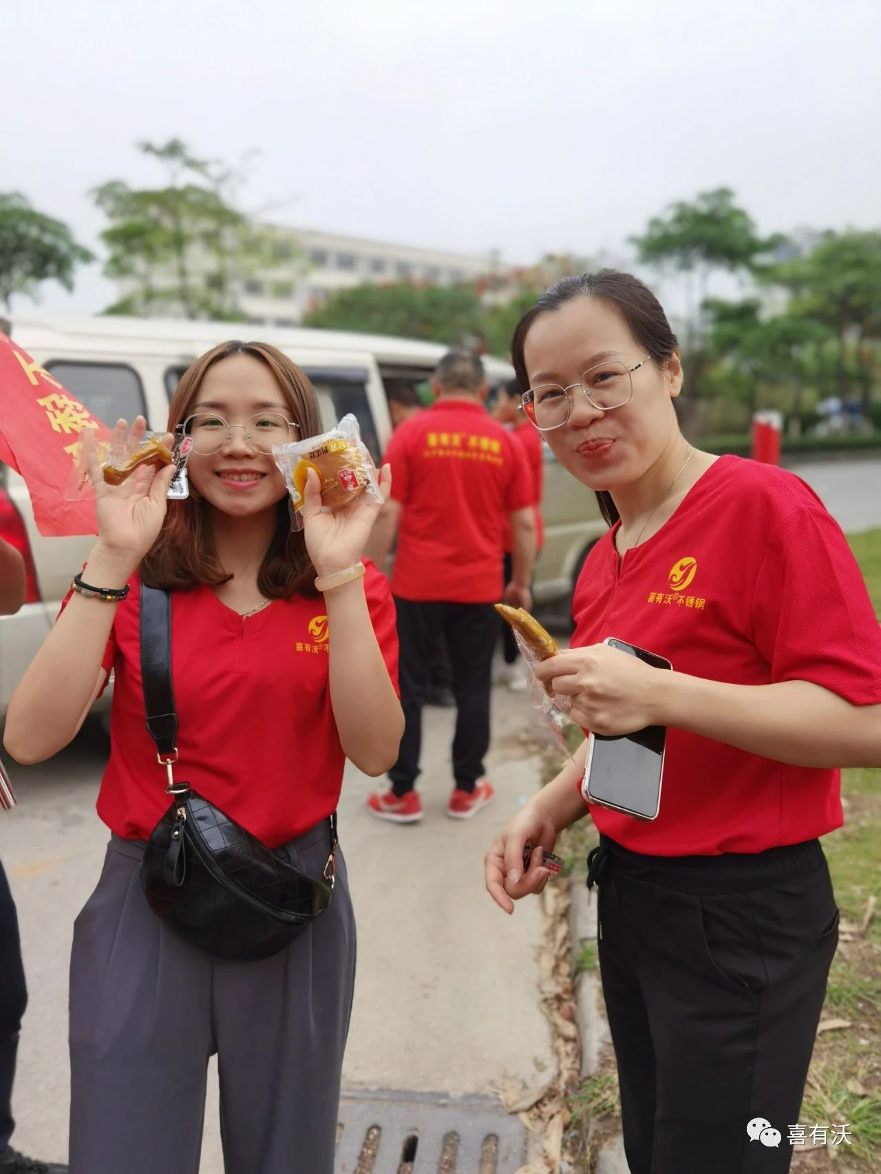 mg不朽情缘官网员工合影