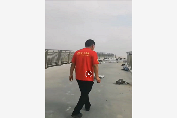 mg不朽情缘官网鼎湖新区304不锈钢管桥梁护栏项目